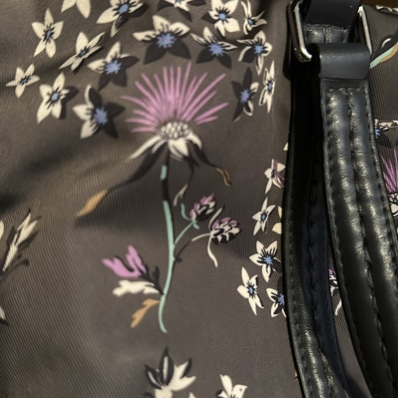 Vera Bradley Purse approximately 10 x 13” like new condition - Picture 4 of 4